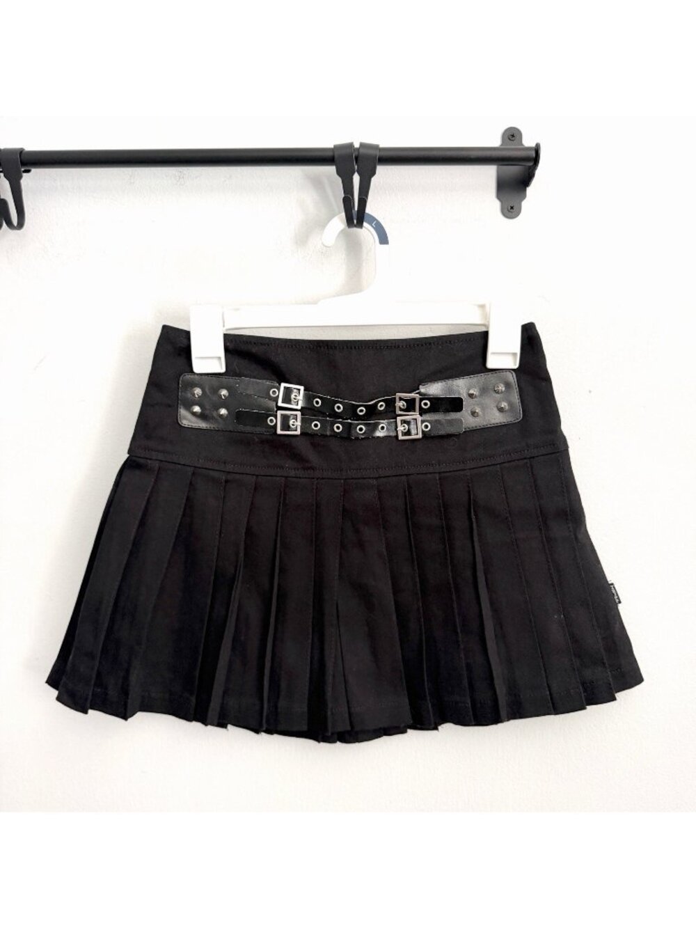 Tripp NYC Daang Goodman Black Pleated Mini Skirt Buckle Detail Woman’s Size XS